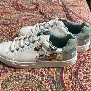 Disney Mickey Mouse White Sneakers with Minnie and Mickey Size 7